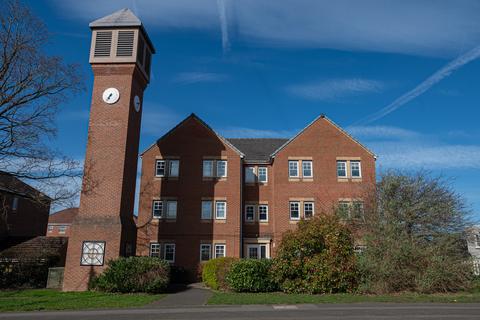 1 bed property, in Leek New Road, £92,500