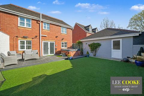 4 bed property, in Melford Mews, £460,000