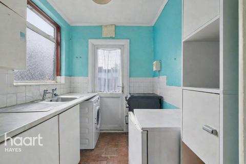 3 bed property, in Crowland Avenue, £515,000