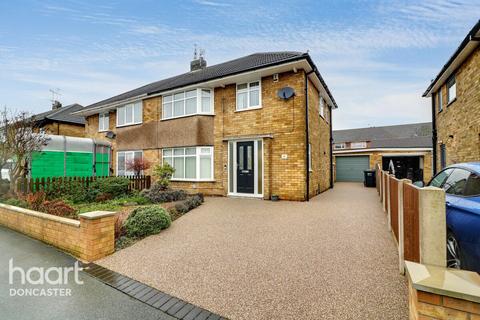 3 bed property, in Charnwood Drive, £190,000