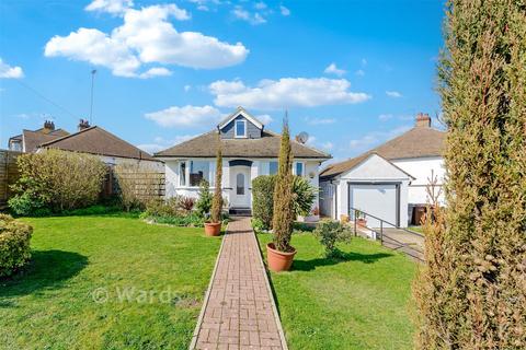 4 bed property, in Thomas Drive, £400,000