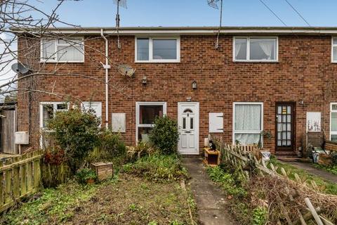 2 bed property, in Croft Close, £185,000