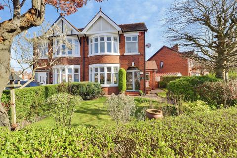3 bed property, in Somerville Street, £220,000