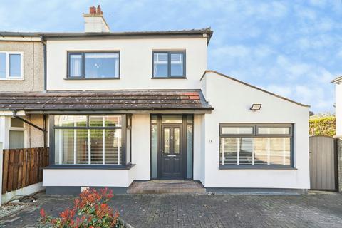 3 bed property, in Glenaire Drive, £250,000