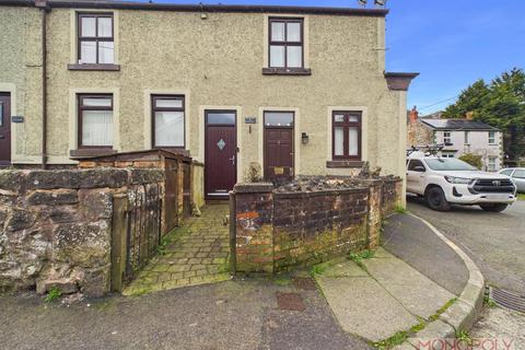 2 bed property, in High Street, £90,000