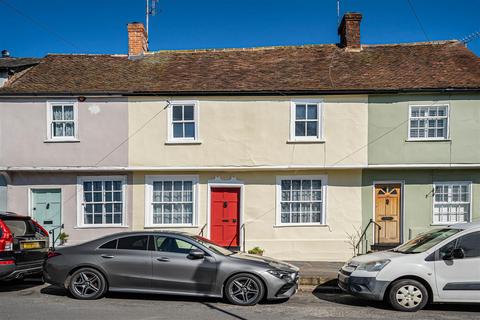 3 bed property, in Mill End, £395,000