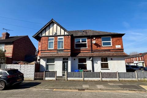 5 bed property, in - Ladysmith Road, £595,000