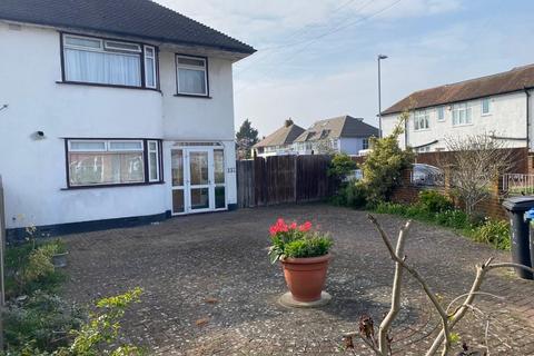 3 bed property, in South Lane, £675,000