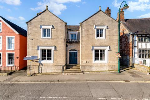 4 bed property, in Ruthin, £695,000