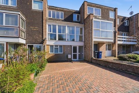4 bed property, in Templewood, £799,950