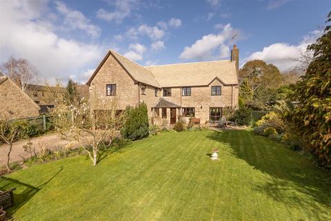 5 bed property, in Foxhill Lane, £950,000