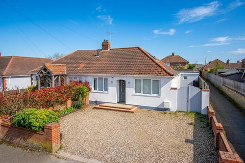 4 bed property, in Furze Road, £350,000