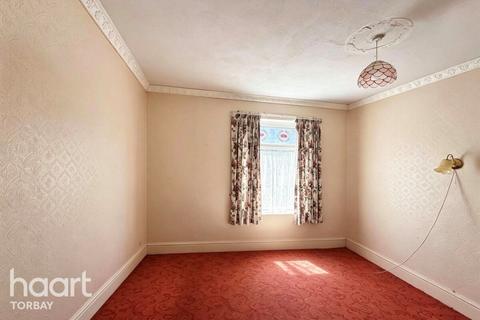 3 bed property, in Winchester Avenue, £185,000