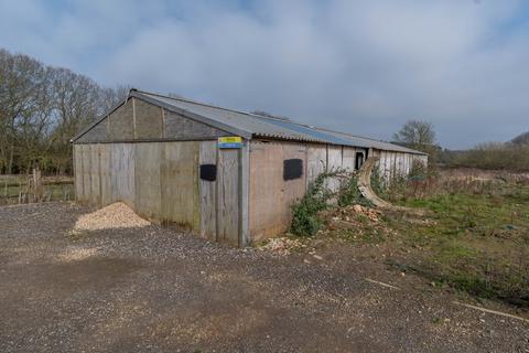 3 bed property, in Green Farm Barns, £200,000