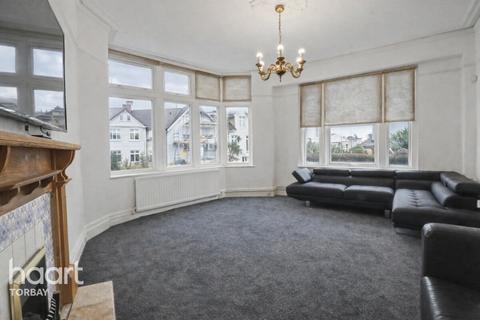 4 bed property, in Belgrave Road, £250,000