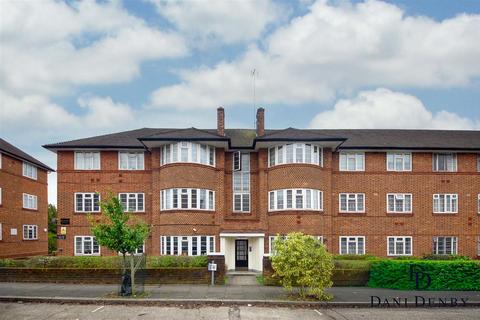 2 bed property, in Beaufort Park, £379,950
