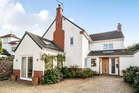 4 bed property, in Immaculate home - Central Wells, £1,250,000