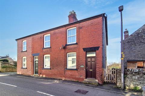 2 bed property, in Castle Street, £230,000