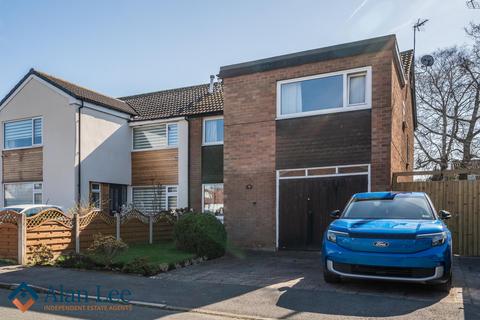 4 bed property, in Thirlmere, £340,000