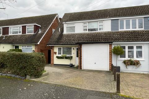 3 bed property, in The Gardens, £525,000