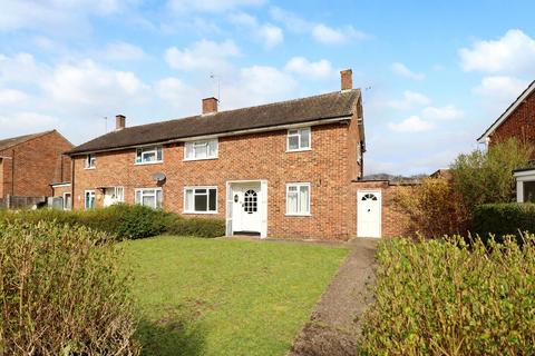3 bed property, in Woking GU22, £495,000