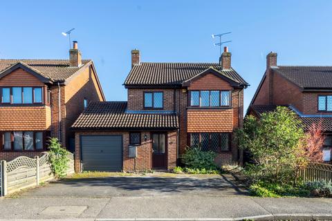 4 bed property, in Rushendon Furlong, £425,000