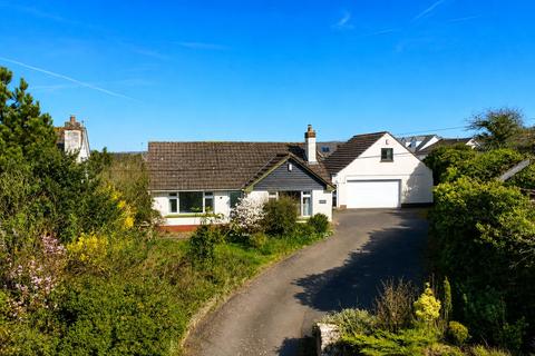 2 bed property, in Pottery Lane, £375,000