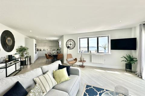 2 bed property, in Beach Road, £595,000