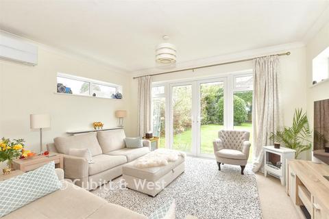 3 bed property, in Copthorne Road, £675,000