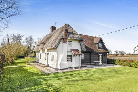 4 bed property, in Stebbing Green, £800,000