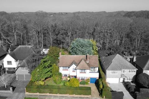 4 bed property, in Warren Road, £1,000,000