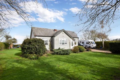 4 bed property, in Vicarage Lane, £335,000