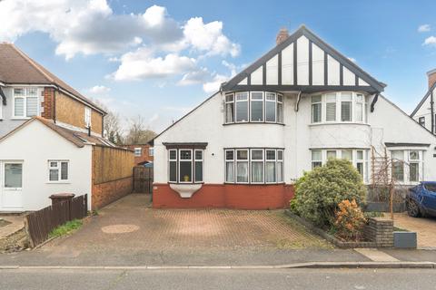 3 bed property, in Denham Crescent, £550,000