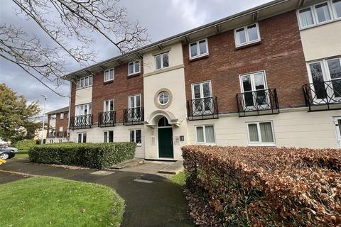 2 bed property, in Hawkesbury Mews, £68,000