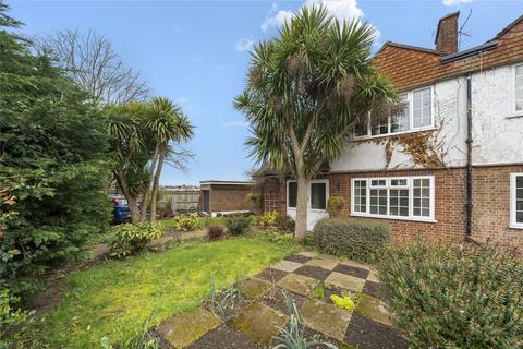 2 bed property, in Ewell Road, £480,000
