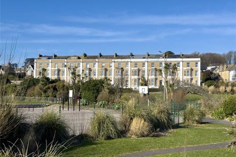 1 bed property, in Alexandra Terrace, £125,000