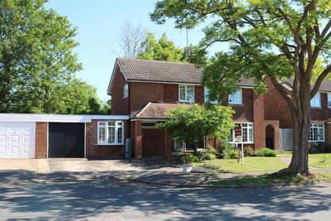 4 bed property, in Cannon Way, £735,000