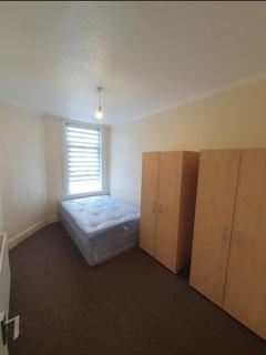2 bed property, in Park View Road, £375,000