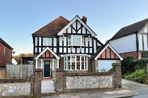 4 bed property, in Prideaux Road, £750,000