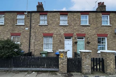 3 bed property, in 53 Quainton Street, £300,000