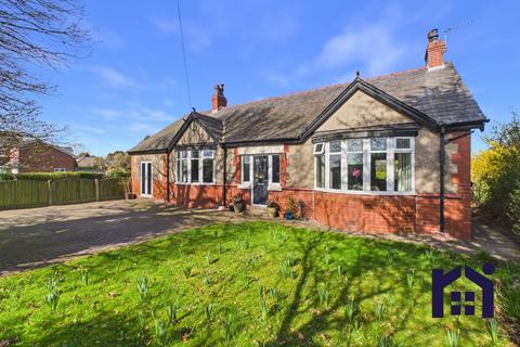 3 bed property, in Moor Road, £550,000