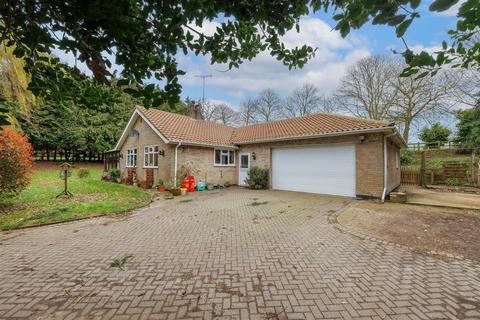 3 bed property, in Waterloo Road, £430,000