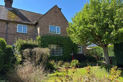 3 bed property, in Bishops Sutton, £395,000