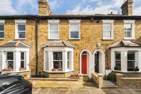 2 bed property, in Clairville Gardens, £675,000