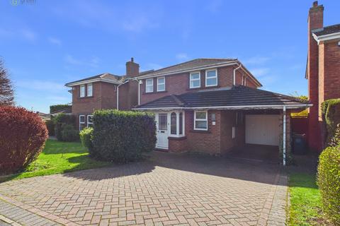 4 bed property, in Foxes Meadow, £500,000