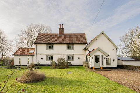5 bed property, in Black Carr, £845,000