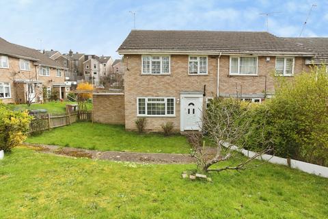 3 bed property, in Merrion Close, £450,000