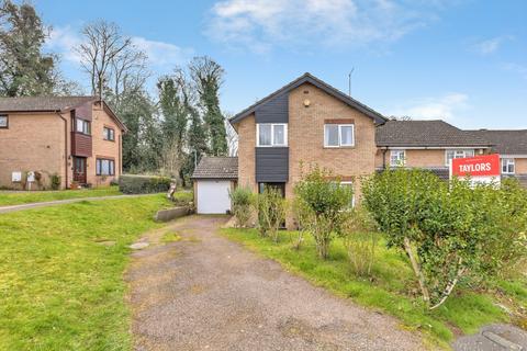 4 bed property, in Watermeadow Drive, £350,000