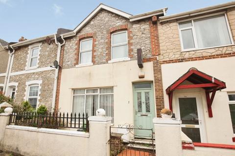 3 bed property, in Woodville Road, £200,000