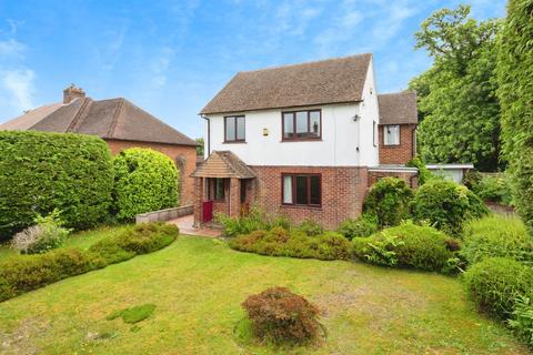 4 bed property, in Maidstone Road, £550,000